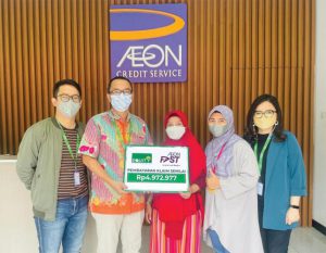 Equity Life Indonesia dan AEON Credit Service Indonesia Bayarkan Klaim Asuransi Jiwa Kredit