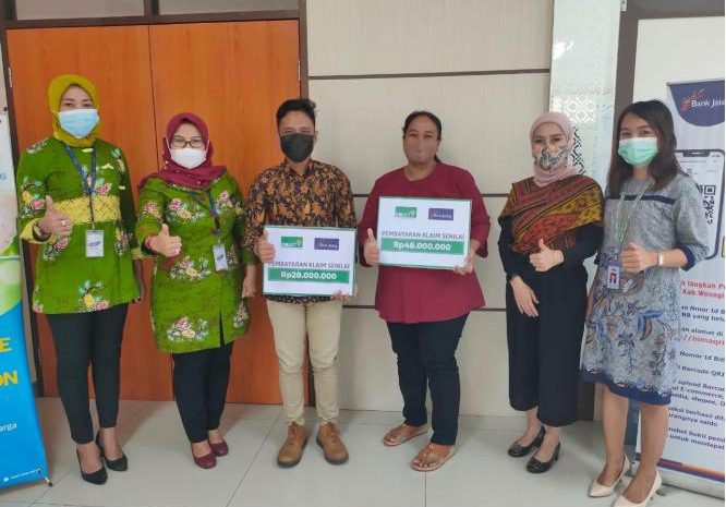  Equity Life Indonesia dan Bank Jateng Bayarkan Klaim 2 Nasabah di Wonogiri Sebesar Rp76.000.000